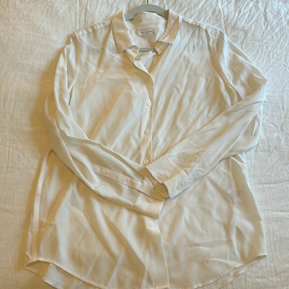 Equipment 100% silk white bottom down blouse